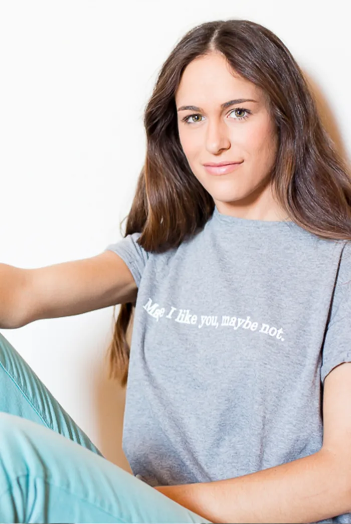 Camiseta con Mensaje «Maybe» Gris